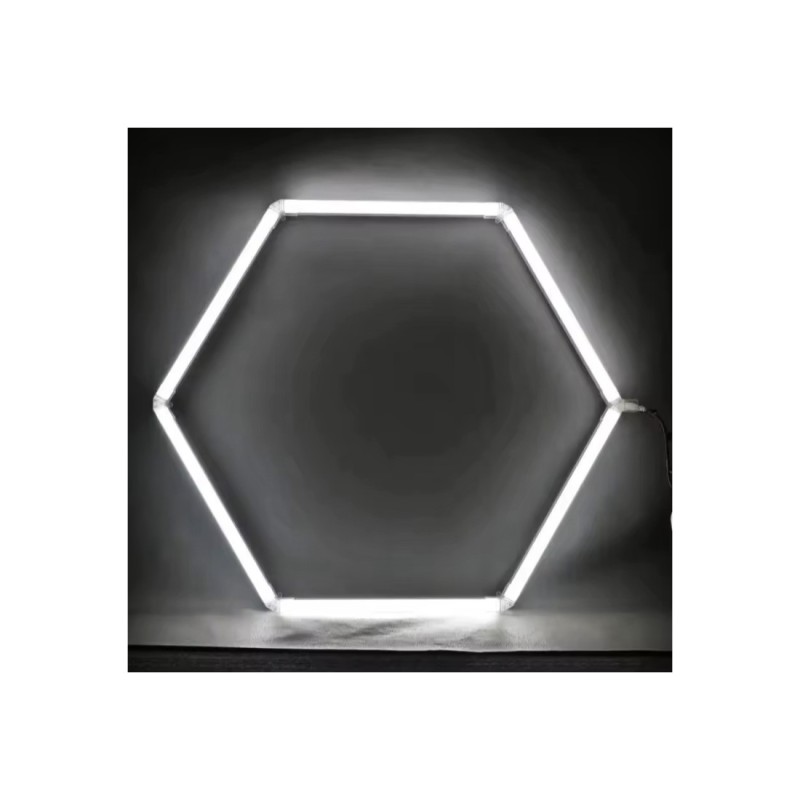 Set lumini LED hexagonale 42W 6000K alb rece pentru garaj/atelier Set lumini LED hexagonale 42W 6000K alb rece pentru garaj/atelier